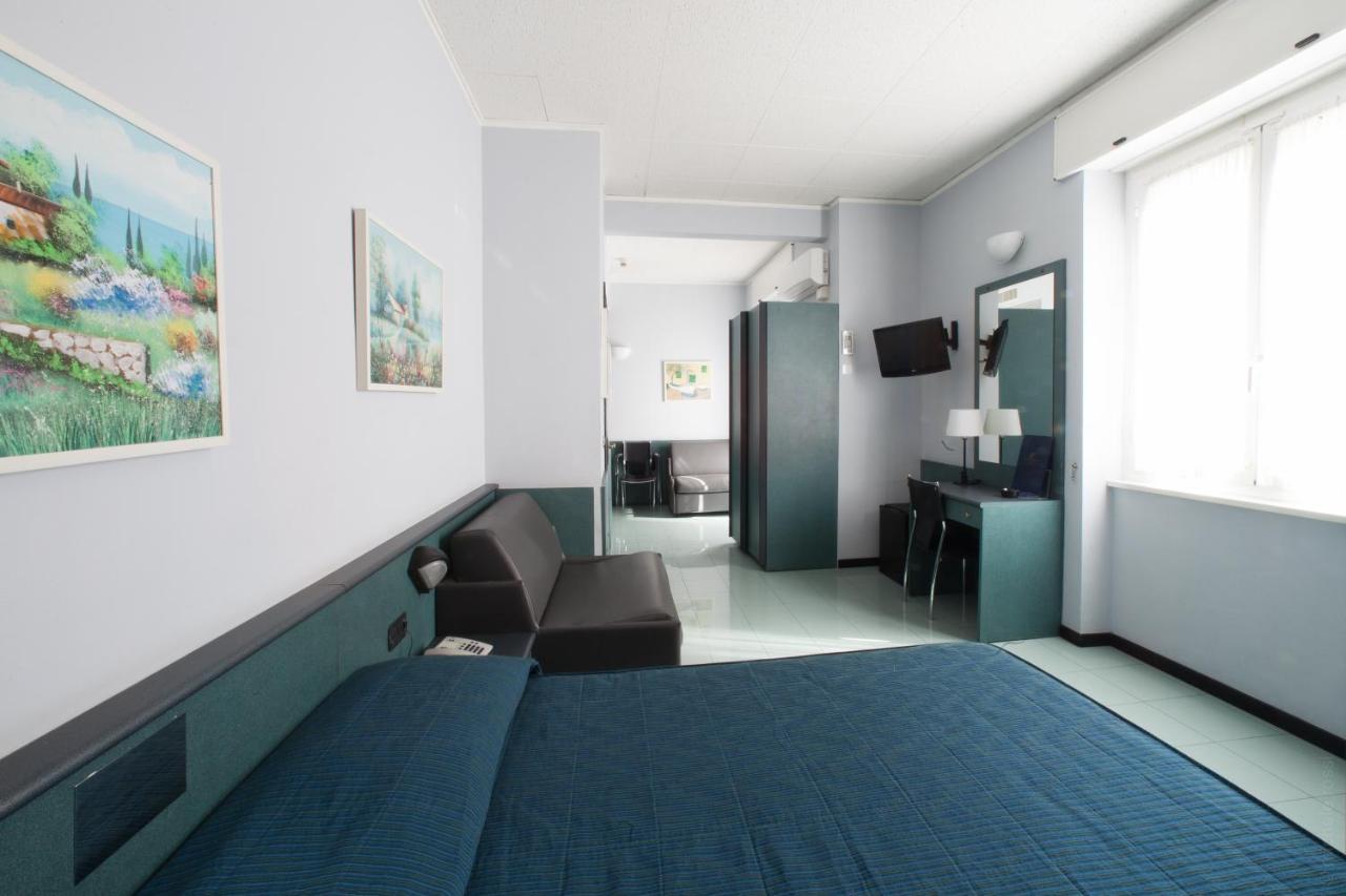Hotel Tirreno Генуя Экстерьер фото