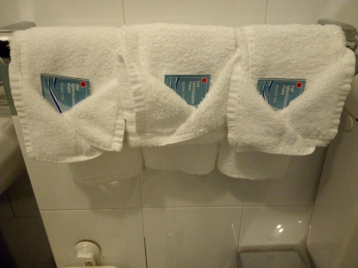 Hotel Tirreno Генуя Экстерьер фото
