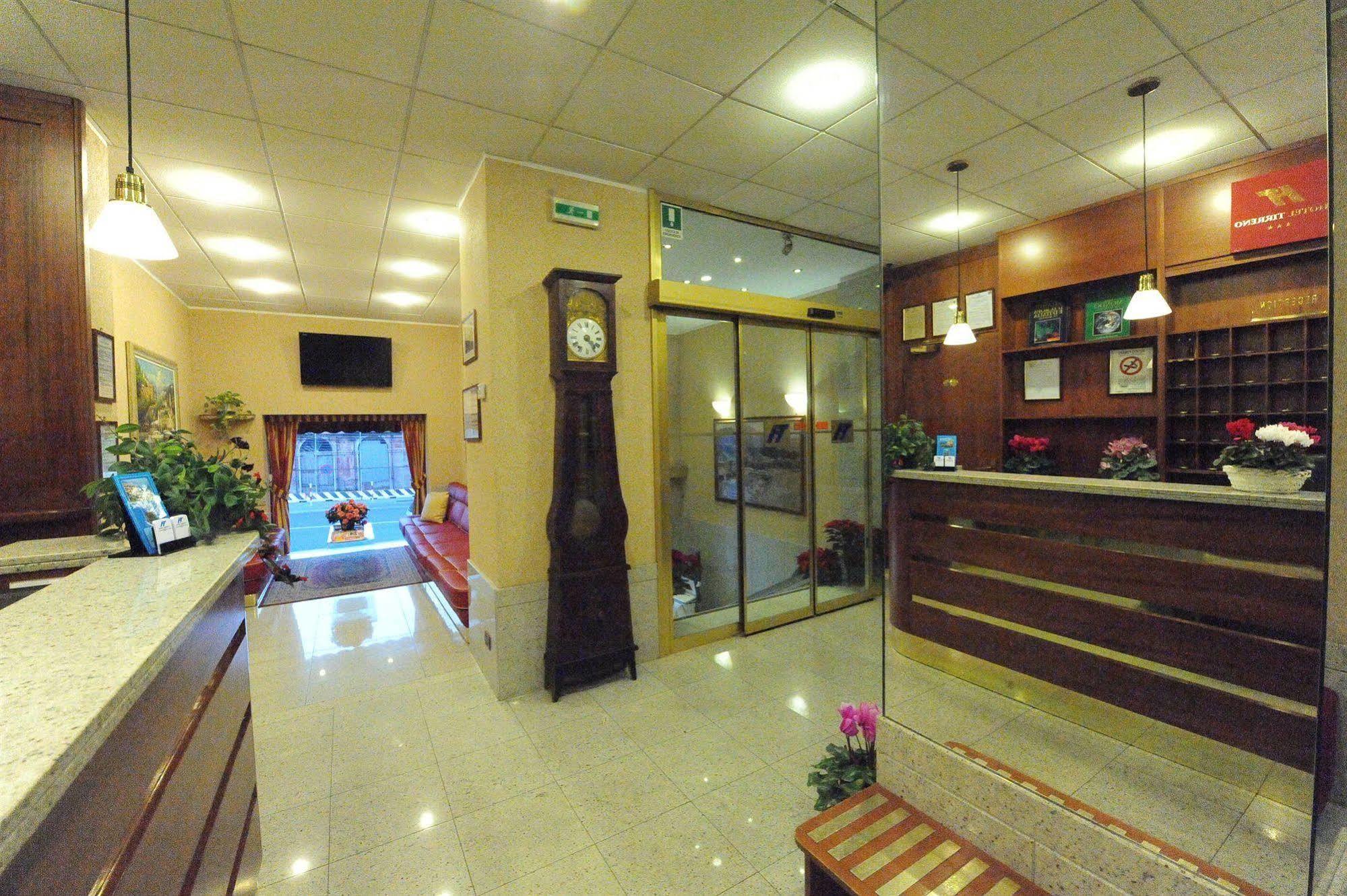 Hotel Tirreno Генуя Экстерьер фото