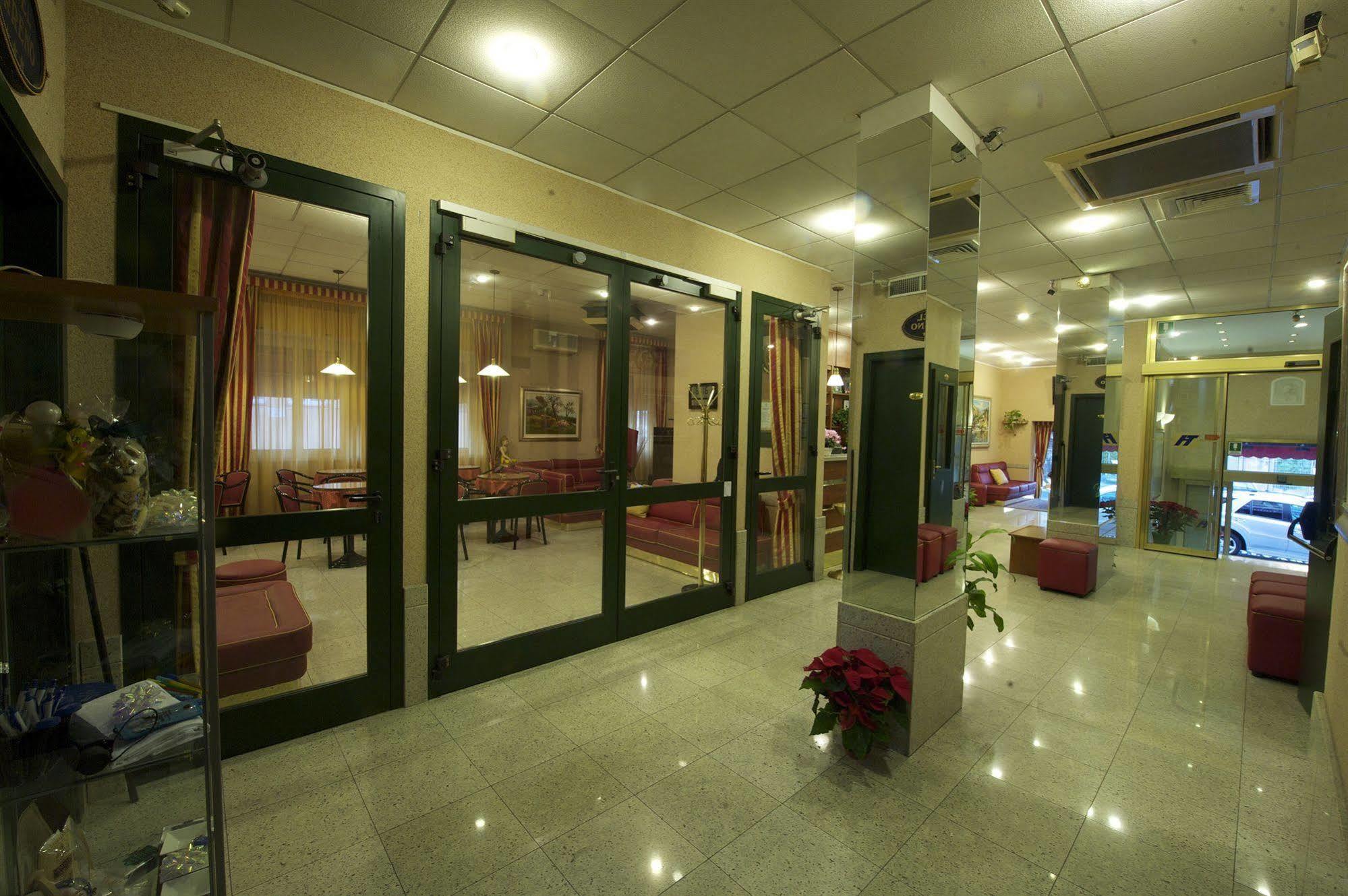 Hotel Tirreno Генуя Экстерьер фото