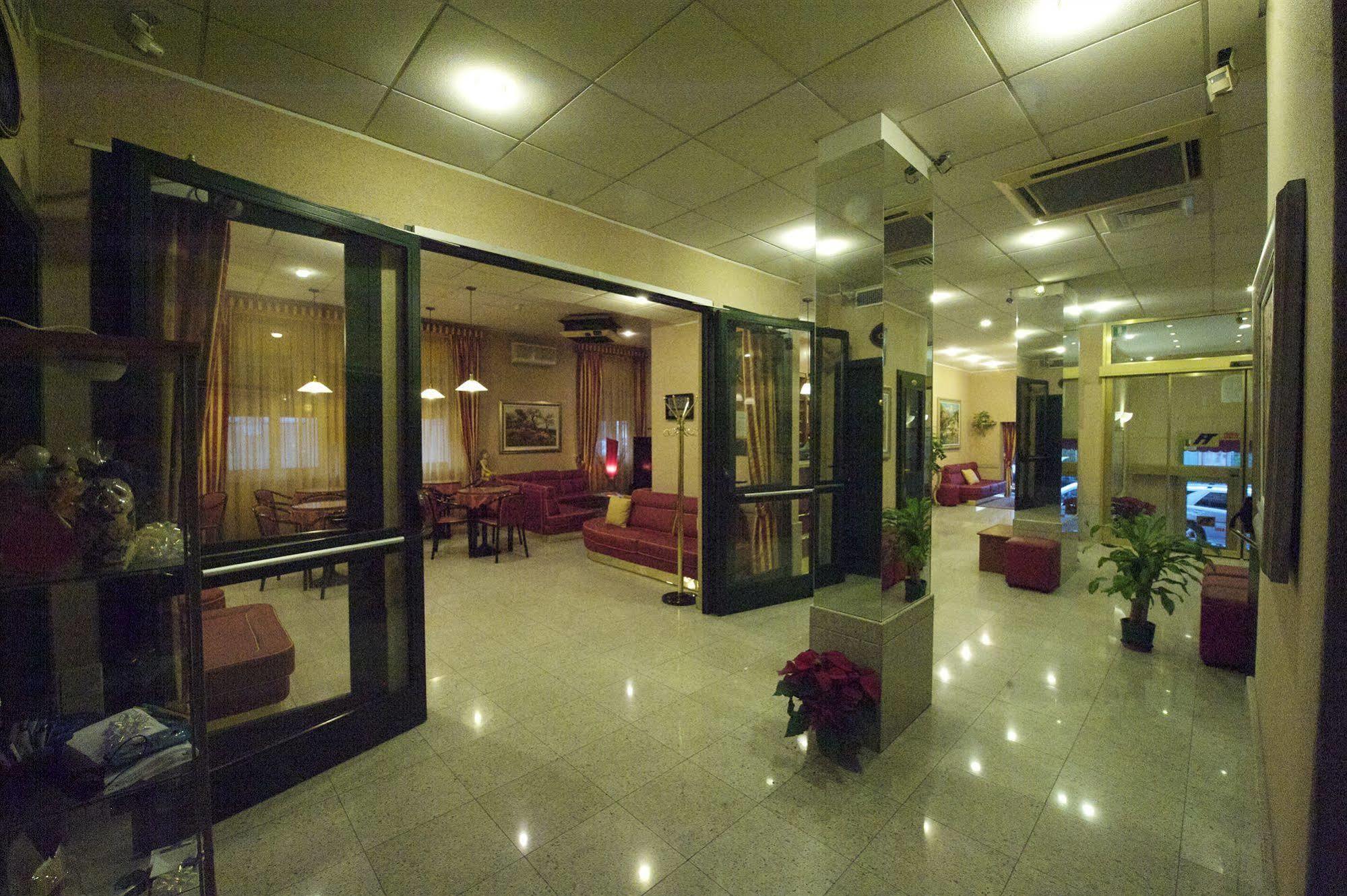 Hotel Tirreno Генуя Экстерьер фото