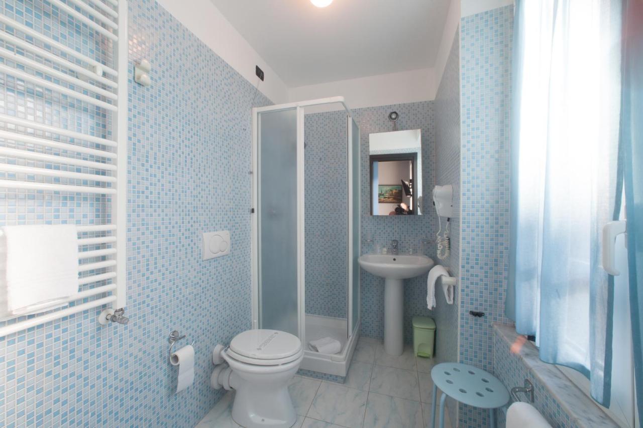 Hotel Tirreno Генуя Экстерьер фото