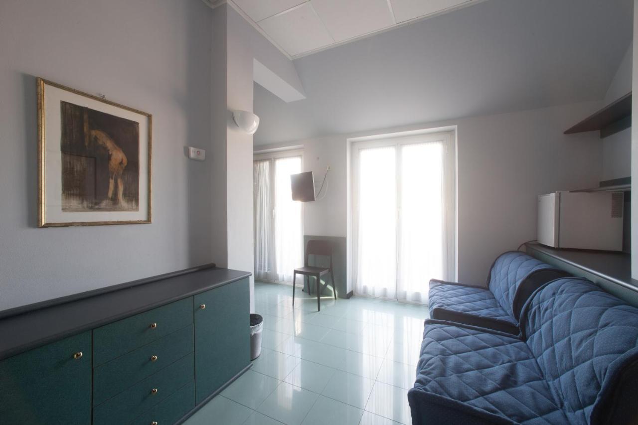Hotel Tirreno Генуя Экстерьер фото