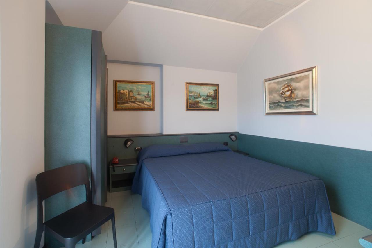 Hotel Tirreno Генуя Экстерьер фото