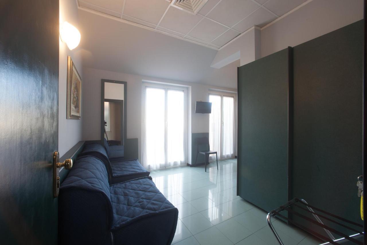 Hotel Tirreno Генуя Экстерьер фото